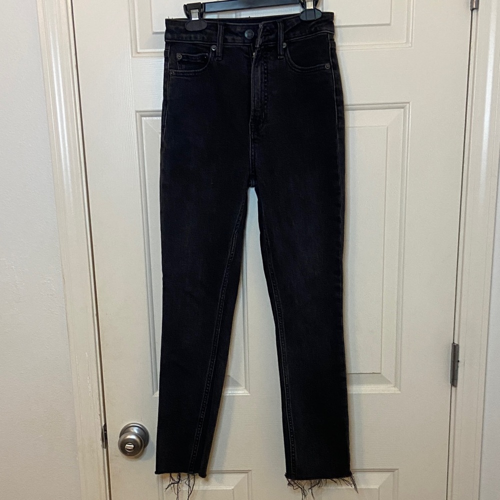 Gap vintage slim sky high black denim, frayed‎ hem high jeans size 0 pants